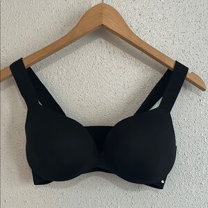 Victoria Secret Elegant Black Women's Bra
Size 36C
